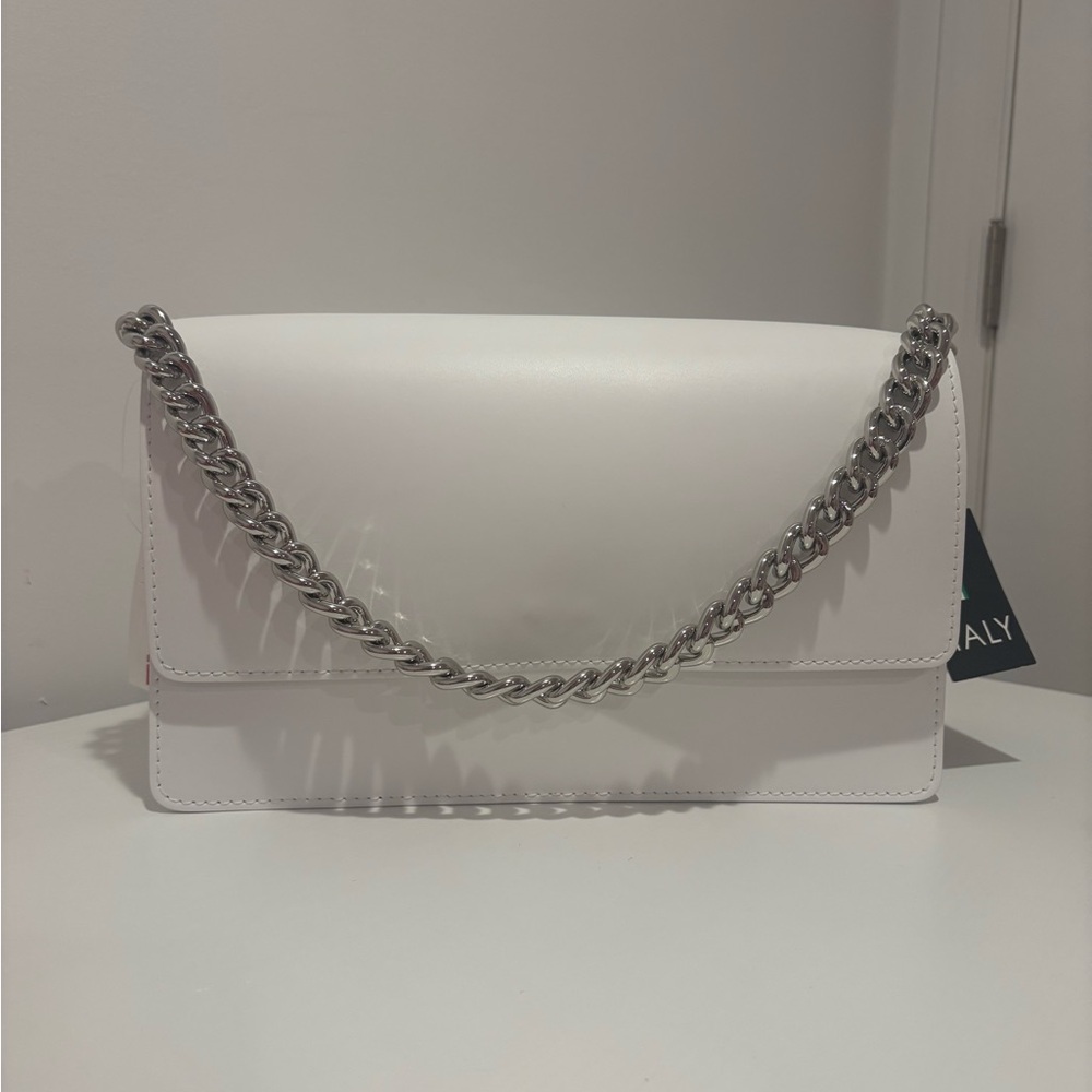 Elegant White Chain Clutch